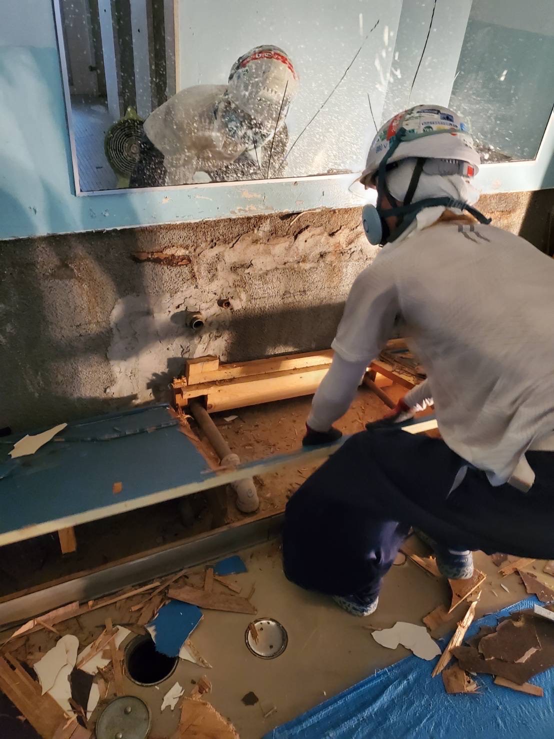 内装解体の様子